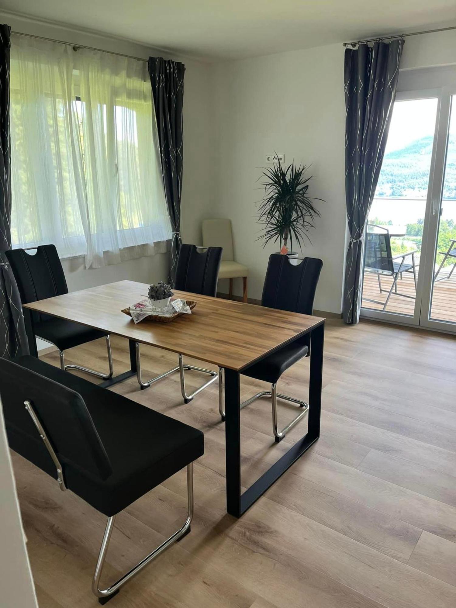 Homestay Gastehaus Dollenz Tiebitsch